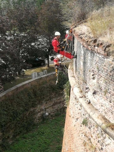 Volontari della specialità alpinistica della PC ANA del 1° Raggruppamento all’opera nella recente esercitazione a Casale Monferrato (repertorio).