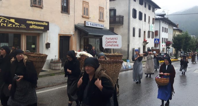 omaggio alle portatrici