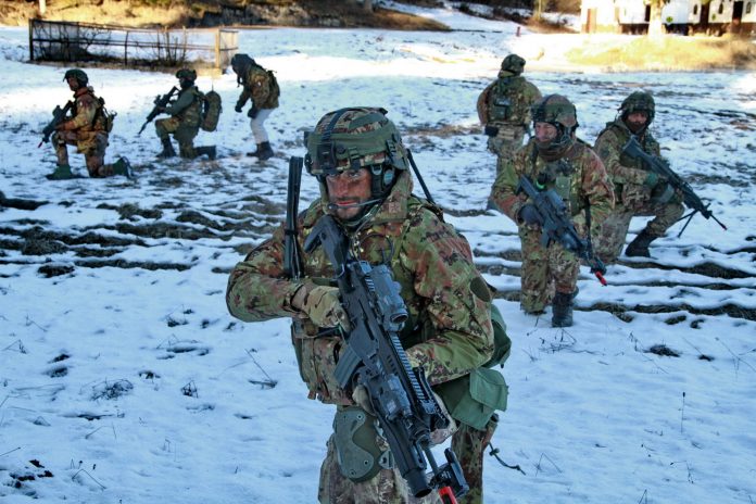 la squadra in ambiente innevato