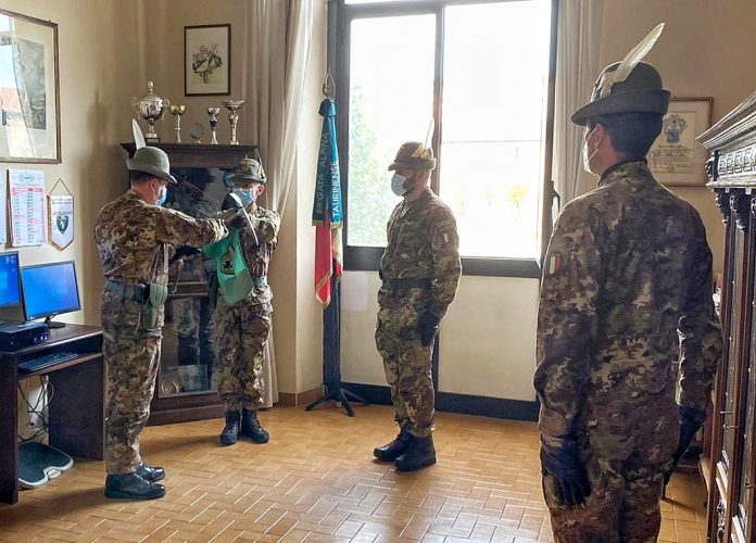 Foto 1 - Passaggio del Gagliardetto di Reparto